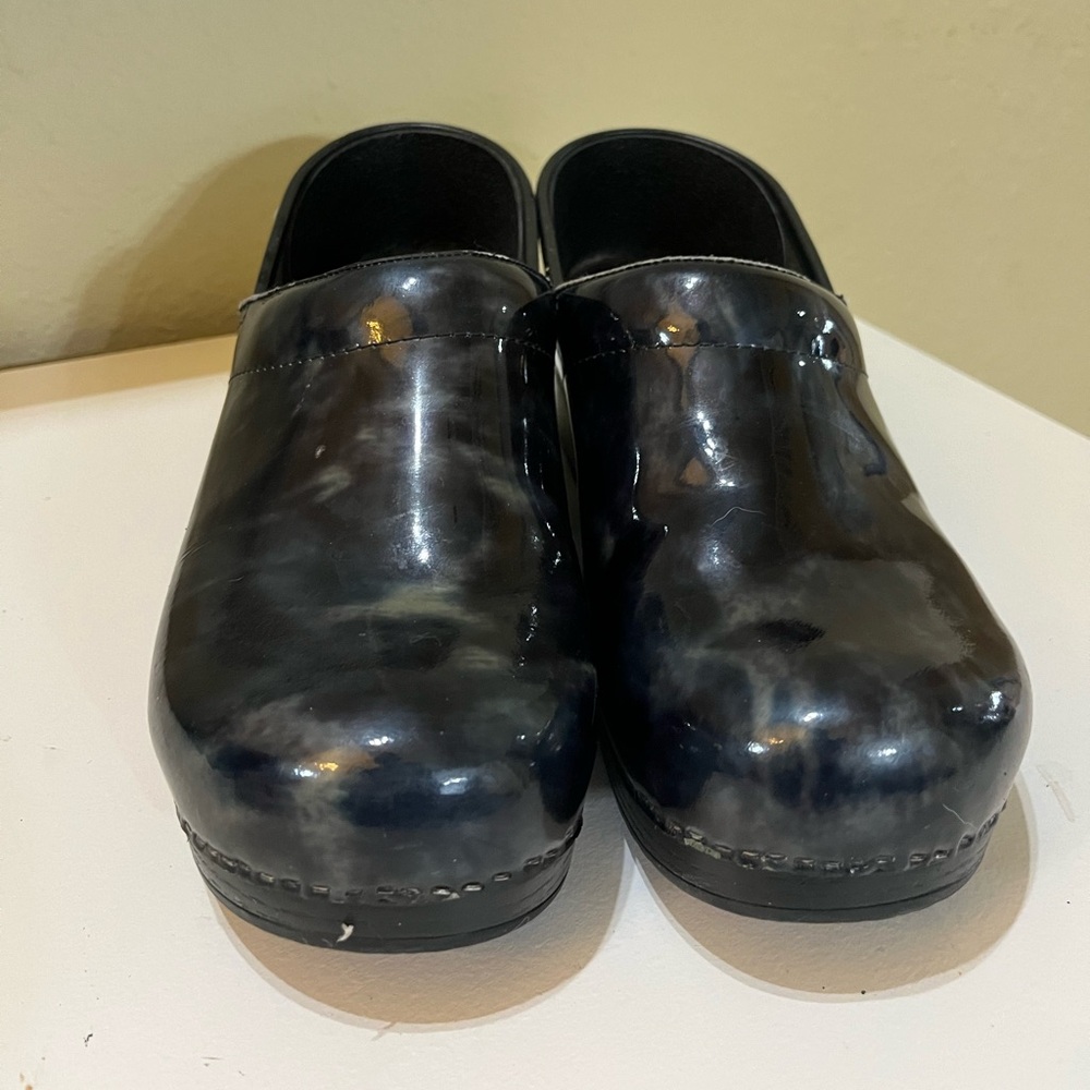 Dansko Clogs Slip Resistant Wipeable Work Comfort… - image 3